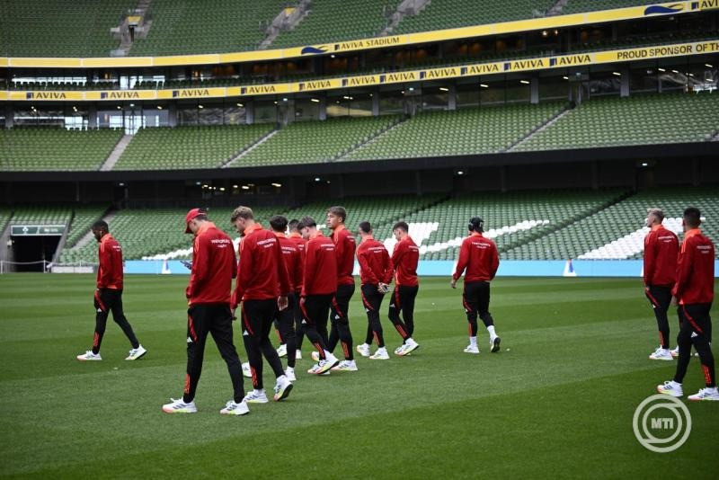 A magyar labdarúgó-válogatott játékosai a dublini Aviva Stadionban tartott stadionbejáráson 2025. szeptember 5-én. A magyar csapat az ír válogatott ellen lép pályára Dublinban a 2026-os világbajnokság selejtezőjében szeptember 6-án. MTI/Bodnár Boglárka