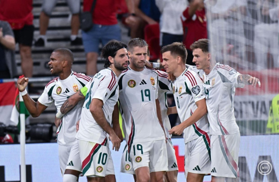 A magyar válogatott gólöröme, középen Varga Barnabás, a gólszerző a Magyarország - Portugália labdarúgó világbajnoki selejtező mérkőzésen a Puskás Arénában 2025. szeptember 9-én. Magyarország - Portugália 2-3. MTI/Illyés Tibor