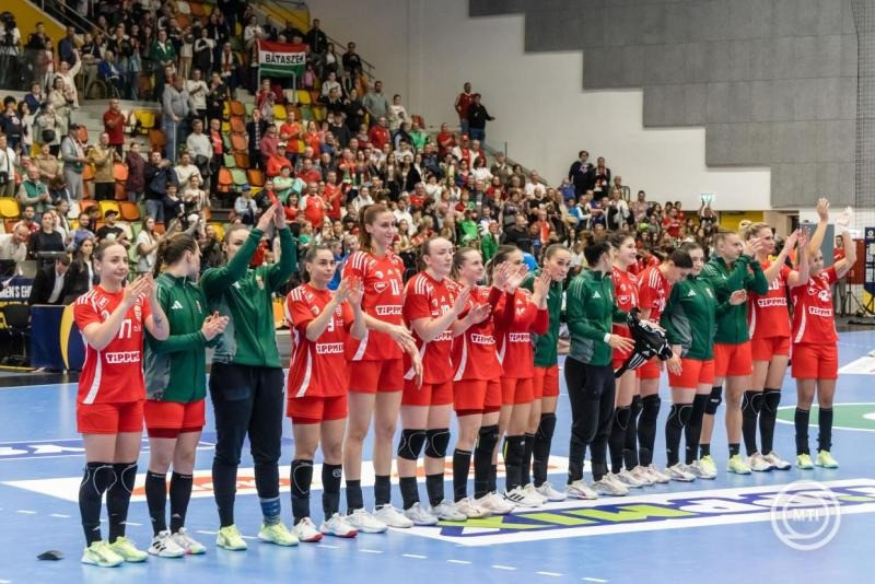 Nagykanizsa, 2025. október 16. A magyar válogatott játékosai, miután csapatuk 43-30-ra nyert Törökország ellen a női kézilabda Eurokupa csoportkörében játszott mérkőzésen a nagykanizsai Kanizsa Arénában 2025. október 16-án. MTI/Katona Tibor