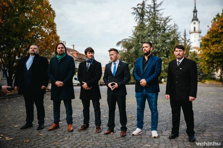 A képen balról jobbra: Kovacsics Zsolt, Dr. László Péter, Szabó Miklós, Pakusza Zoltán, Gergelics Ádám, Nardai Péter