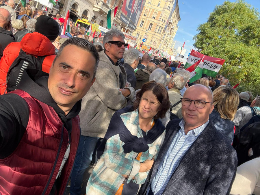 Veszprémből is érkeztek a Békemenetre, többek közt Ovádi Péter, országgyűlési képviselő és Porga Gyula polgármester is