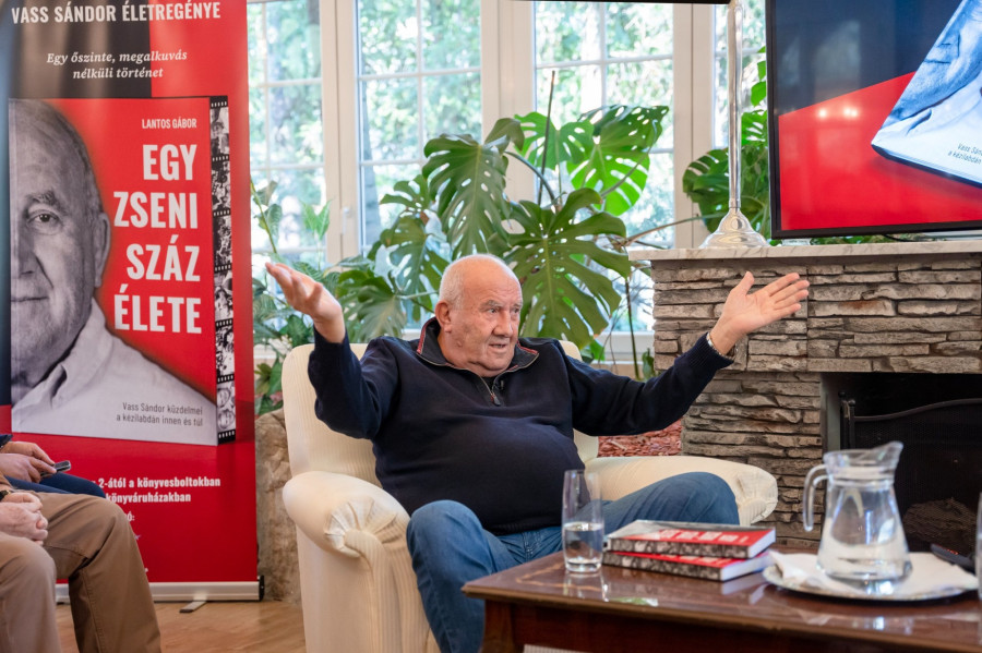Vass Sándor a könyv budapesti bemutatóján