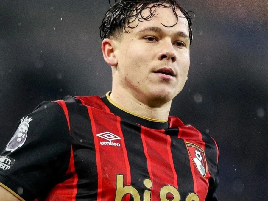 Tóth Alex kezdőként lépett pályára a Premier League-ben - Fotó: Facebook/AFC Bournemouth
