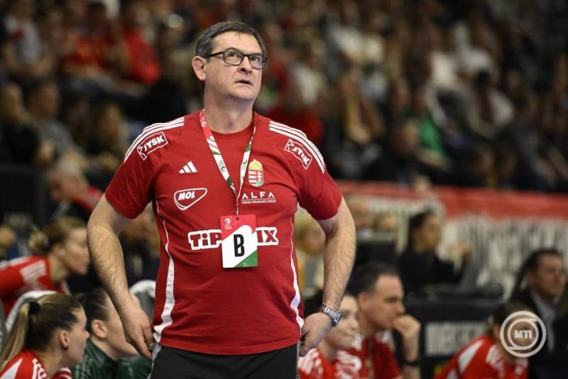 Golovin Vlagyimir szövetségi kapitány a női kézilabda Eurokupa B csoportjának 3. fordulójában játszott Magyarország - Dánia mérkőzésen a Tatabányai Multifunkcionális Sportcsarnokban 2026. március 5-én. MTI/Bodnár Boglárka