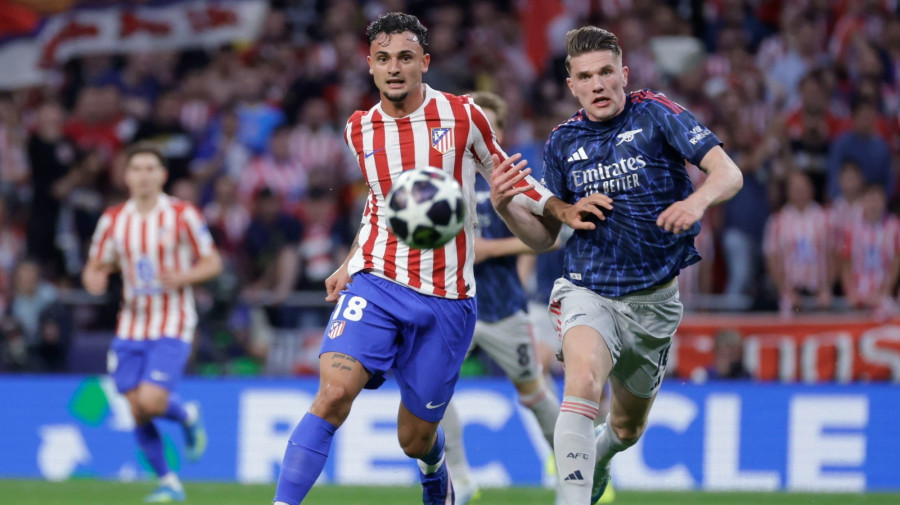 Borítókép: Madrid, 2026. április 29.Viktor Gyokeres, az Arsenal (j) és Marc Pubill, az Atlético Madrid játékosa a labdarúgó Bajnokok Ligája negyeddöntõjének elsõ, Atlético Madrid-Arsenal mérkõzésén Madridban 2026. április 29-én.MTI/EPA/EFE/Juanjo Martin