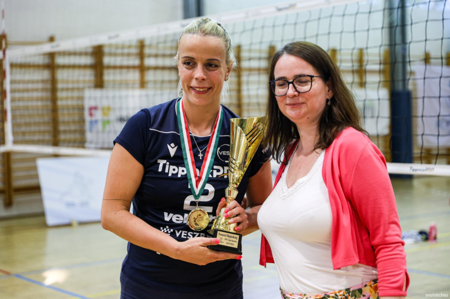 Szerencsés-Miklai Zsanett (balra) idén bajnoki címet ünnepelhetett Veszprémben