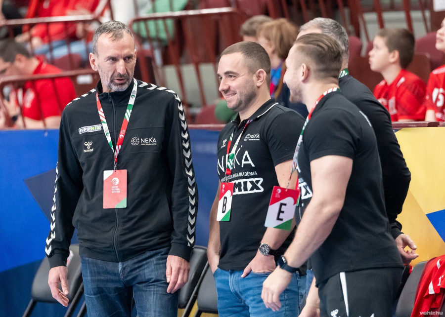 Sótonyi László (balra) az egyik jelölt a szövetségi kapitányi posztra (archív fotó)