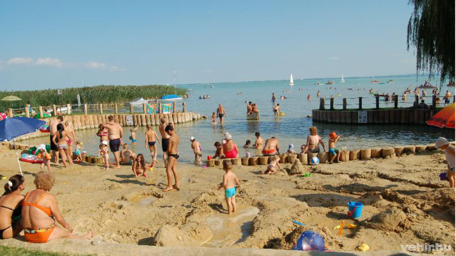 Alsóörs Községi Strand - fotó: csodalatosbalaton.hu