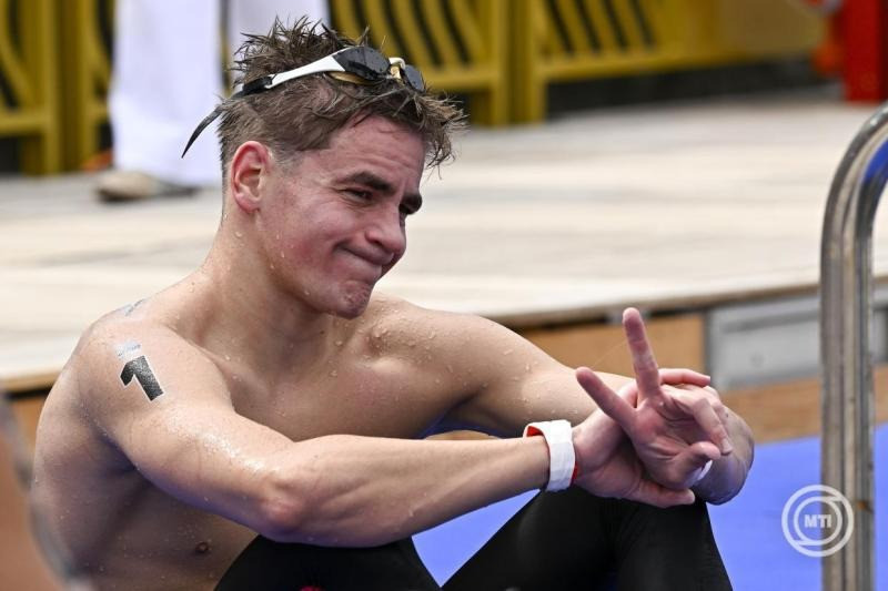 Betlehem Dávid a célba érés után a férfi nyíltvízi úszók 10 kilométeres versenyében a párizsi vizes Európa-bajnokságon a Szajnán 2026. augusztus 4-én. MTI/Hegedüs Róbert