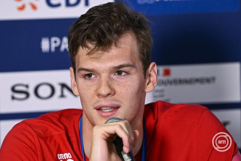 Az olimpiai bajnok Kós Hubert úszó a párizsi vizes Európa-bajnokság nemzetközi sajtótájékoztatóján az olimpiai vizesközpontban 2026. augusztus 9-én. MTI/Hegedüs Róbert