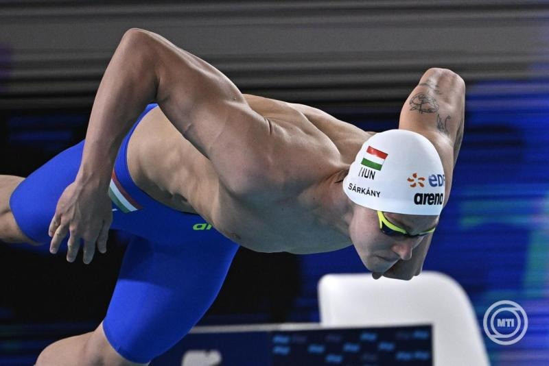 A későbbi bronzérmes Sárkány Zalán a férfi 800 méteres gyorsúszás döntőjében a párizsi vizes Európa-bajnokságon az olimpiai vizesközpontban 2026. augusztus 12-én. MTI/Hegedüs Róbert