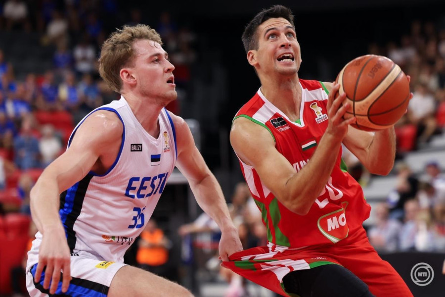 Perl Zoltán (j) és az észt Markus Ilver a férfi kosárlabda-világbajnoki selejtezők második csoportkörének Magyarország - Észtország mérkőzésén a miskolci DVTK Arénában 2026. augusztus 27-én. A magyar válogatott 85-67-re győzött. MTI/Vajda János