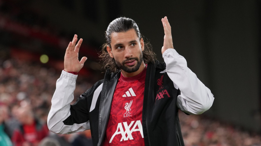 Szoboszlai Dominik, a Liverpool játékosa az angol labdarúgó Liga-kupa harmadik fordulójának Liverpool-Tottenham Hotspur mérkőzése előtt a liverpooli Anfield Raod-i Stadionban 2026. szeptember 15-én. MTI/AP/Jon Super