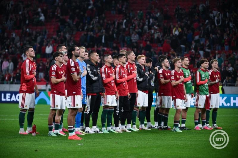 A magyar csapat a himnuszt énekli a labdarúgó UEFA Nemzetek Ligája B-divíziójának Magyarország - Ukrajna nyitómérkőzése végén a Puskás Arénában 2026. szeptember 25-én. A mérkőzést Ukrajna nyerte 1-0-ra. MTI/Bodnár Boglárka
