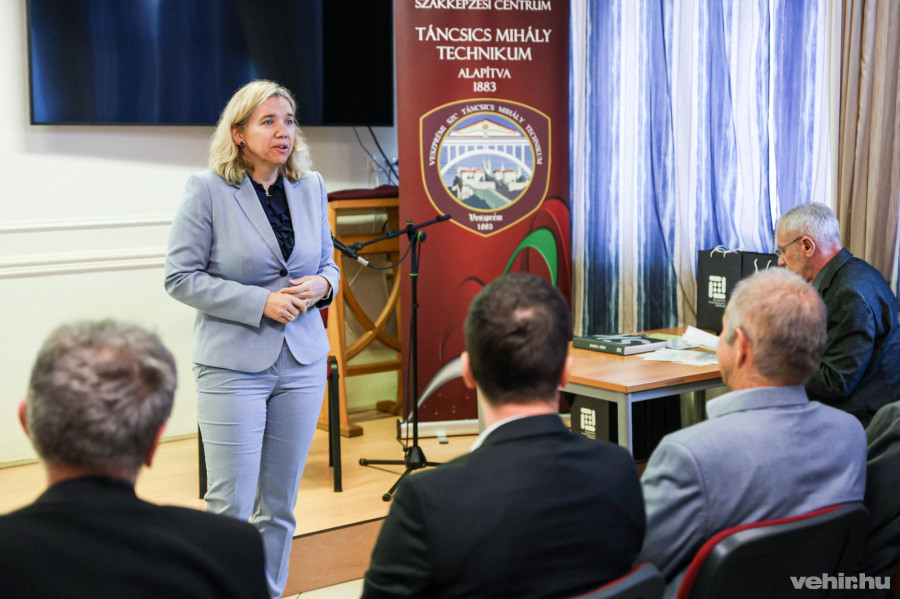 Kövesdi Anett, a Veszprémi Szakképzési Centrum főigazgatója