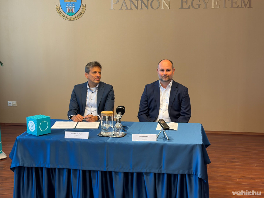 dr. Abonyi János rektor és Csillag Zsolt kancellár
