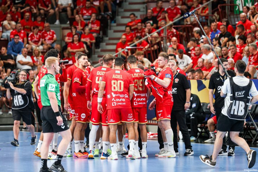 A Veszprém négy ponttal kezdi a középdöntőt